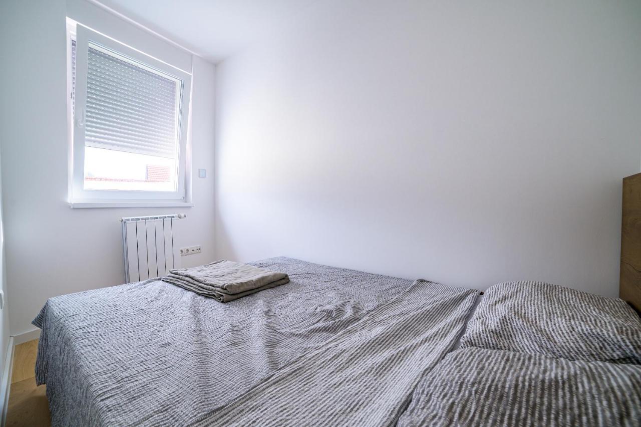 Sun Square Apartments Тузла Екстер'єр фото