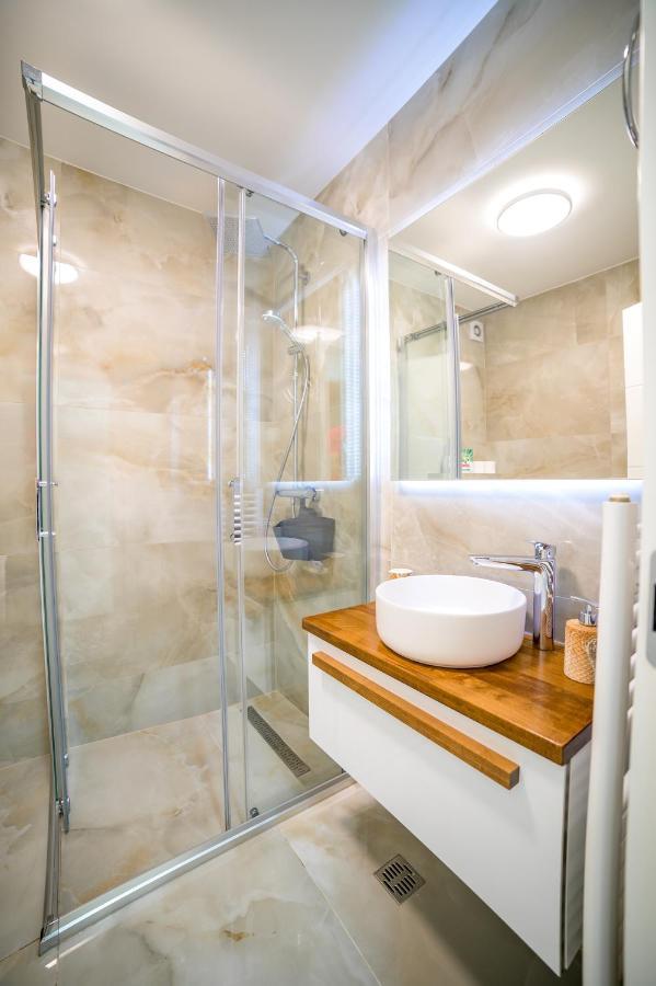 Sun Square Apartments Тузла Екстер'єр фото