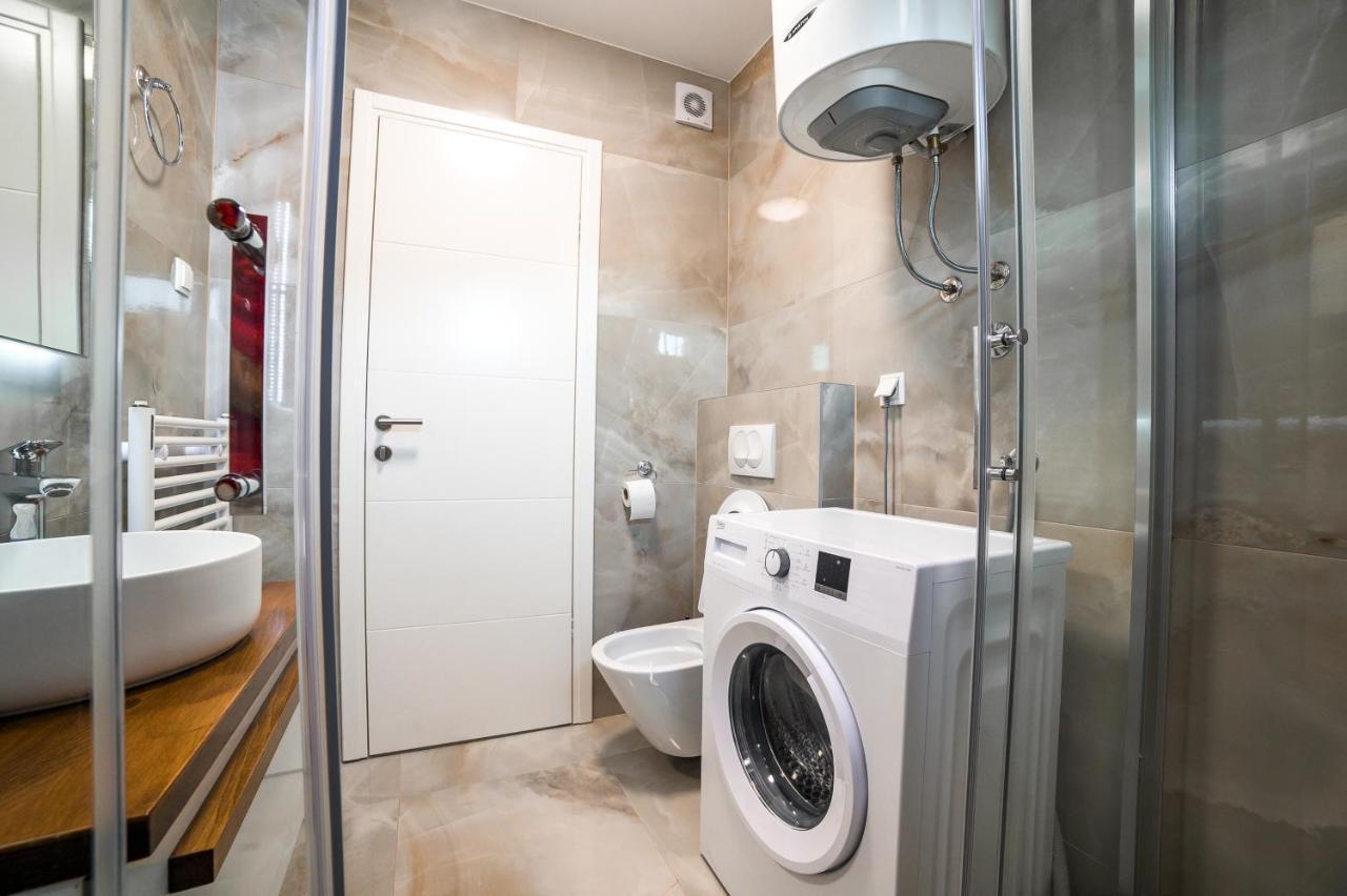 Sun Square Apartments Тузла Екстер'єр фото