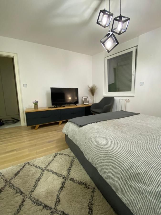 Sun Square Apartments Тузла Екстер'єр фото